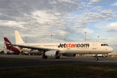 JETSTAR AIRBUS A321 MEL RF IMG_6361.jpg