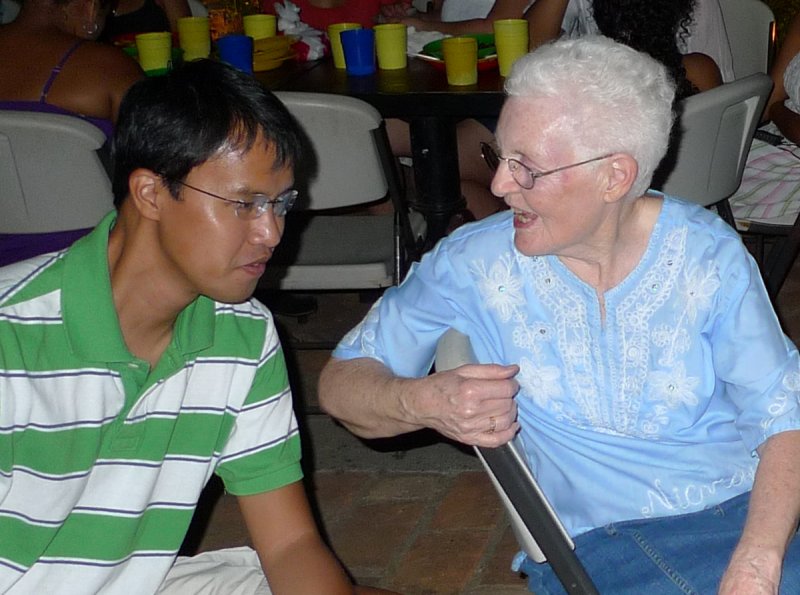 P1120012party.jpg