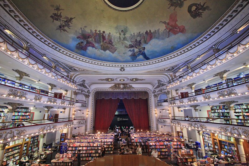 El Ateneo Bookstore