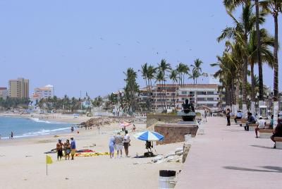 DSC01729 - Beach scene on Banderas Bay