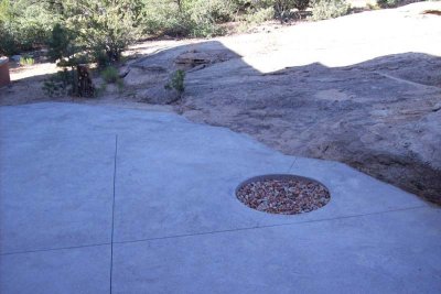 Fire pit (with gas ring) in backyard patio