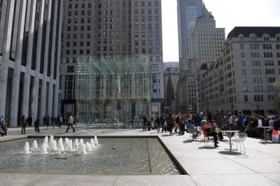 This was the inaugural day for the IPad. Adn that is the Apple shop in 5th Avenue.