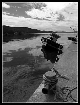 Boat_BW.jpg