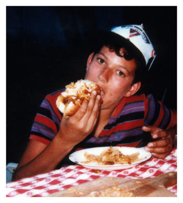 1984-Sean eats a Chili Dog