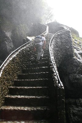 Pailon del Diablo waterfall