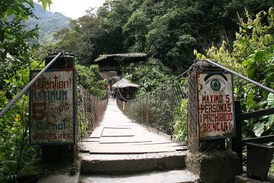 near Pailon del Diablo waterfall