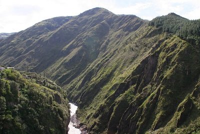 Baos is named after the hydrothermal springs of mineral water located around the city
