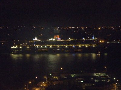 Queen Mary 2-6.jpg