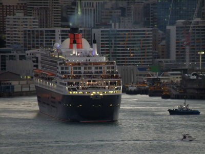 Queen Mary 2-13.jpg