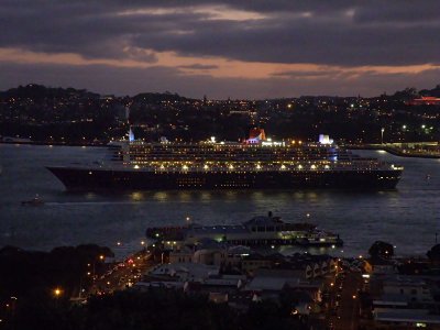 Queen Mary 2-17.jpg
