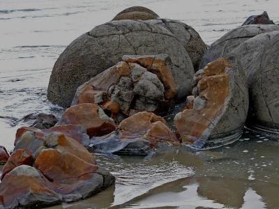 g3/07/383707/3/53785845.354Fracturedboulder.jpg