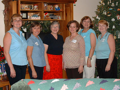 Mom and Maria with the hostesses