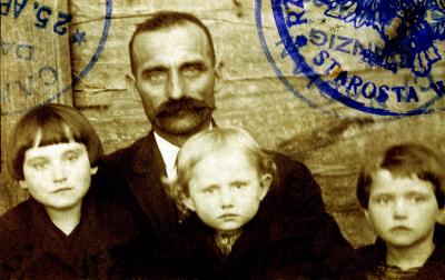 My DziaDzia, Alekzander Maleszyk & Daughters - 1929