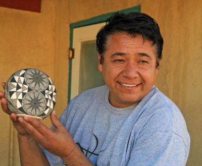 Acoma artisan