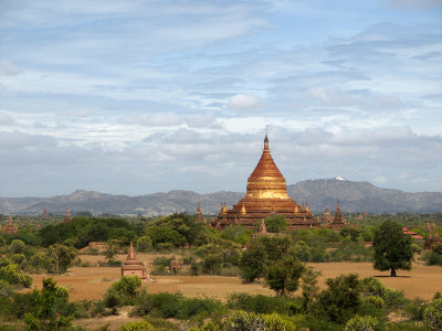 Dhamma-ya-za-ka Zedi by Geophoto