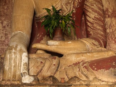The hands of Buddha - Geophoto