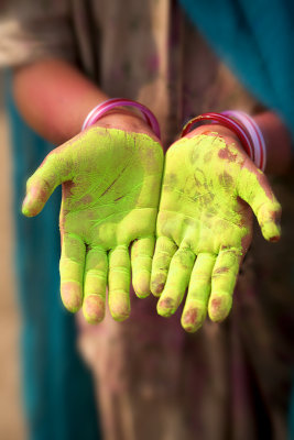 Playing Holi in Mumbai, Juhu Beach