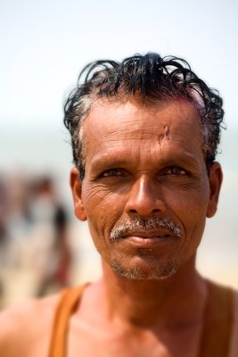 Playing Holi in Mumbai, Juhu Beach