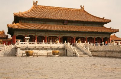 Forbidden City, Building with water pots