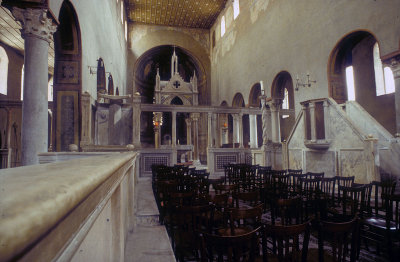 St. Maria in Cosmedin004.jpg