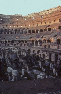 Rome B2 Colosseum 003.jpg