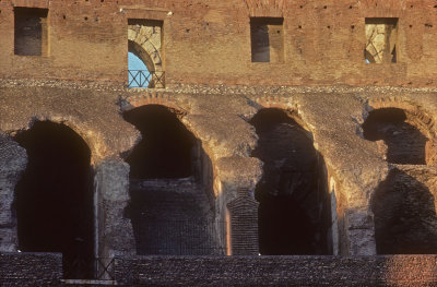 Rome B2 Colosseum 004.jpg