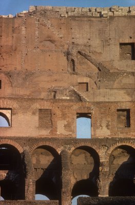Rome B2 Colosseum 005.jpg
