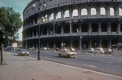 Rome B2 Colosseum 010.jpg