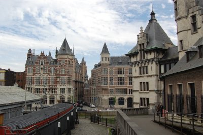 Turrets in Antwerp.JPG