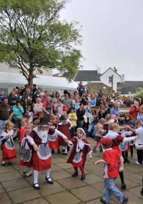 Glannau Gwaun Welsh Dancing