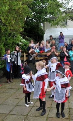 Glannau Gwaun Welsh Dancing
