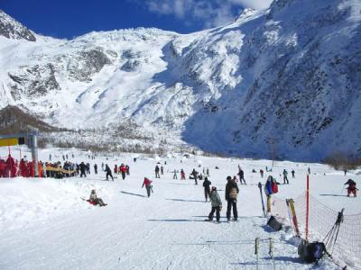 Ski slope & glacier
