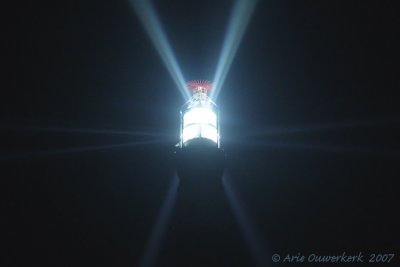 Phare du Creac'h at night