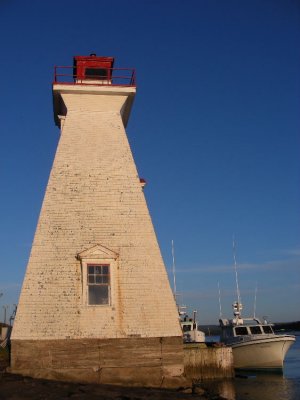 4_1_Lighthouse in Mabou harbour.JPG