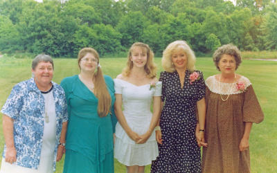 T- and Aunts and Great-Cousin