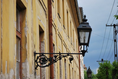 Walking through the old town, Vac