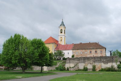 Old castle walls, Vac