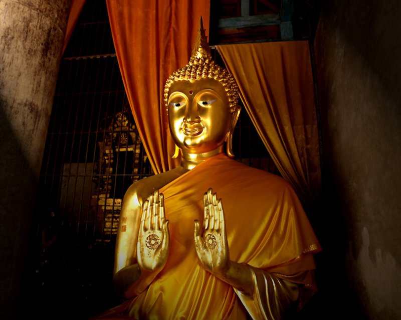 Buddha image in the gesture of Calming the Oceans