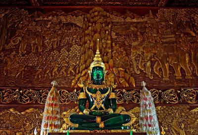 Image of the Buddha in green
