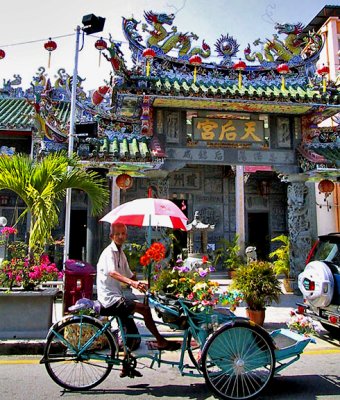 Cyclo at Hainan Temple