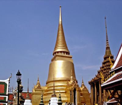 Golden Chedi (Phra Si Rattana Chedi)