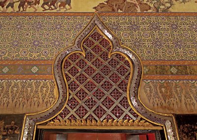 #23-Dusit Maha Prasat Palace, decor over doorway