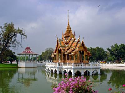 Divine-Seat-of-Personal-Freedom (Aisawan Thiphya-Art) Pavilion, another view