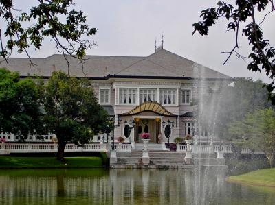 Palace with lake and fountain