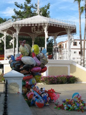 Ballons in the Zocalo, SanJose del Cabo