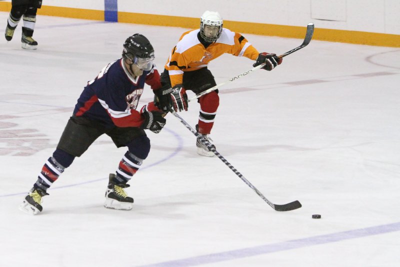 Hockey in Moosonee 2009 December 15th