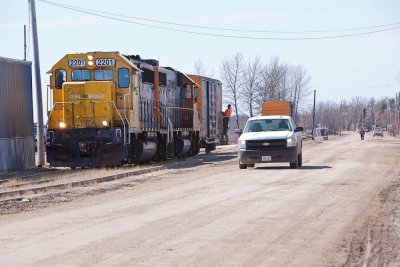 Switching in Moosonee 2010 April 23 along Revillon Road