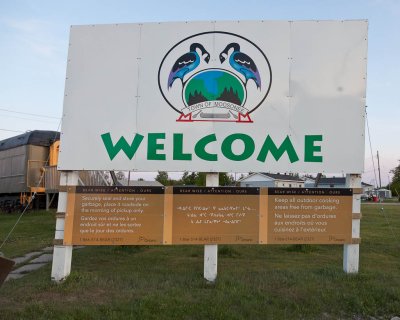 Welcome sign with bear information