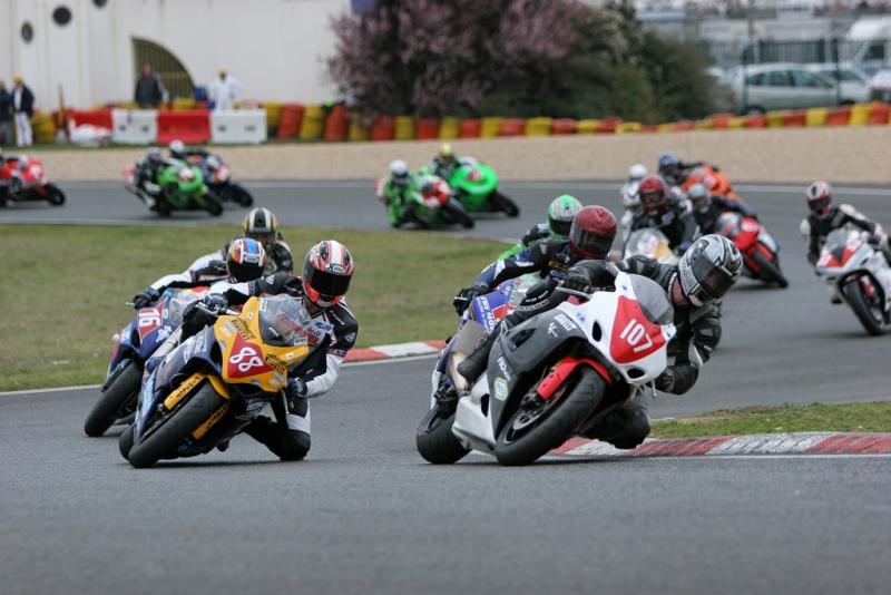 Coupe de France Motos sur le circuit Carole