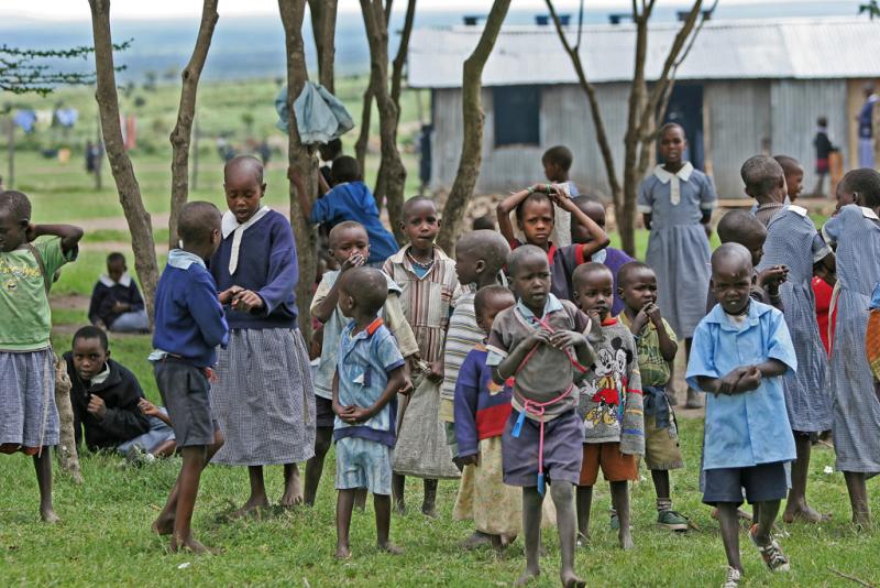 Visite d'une école de brousse près de la réserve de Masaï-Mara